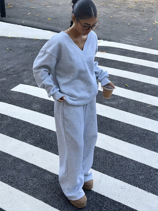 Damen Oversized V-Ausschnitt Sweatshirt und Jogginganzug Set | Fleece Stoff | Weicher dehnbarer Polyester | Herbst Winter Bequeme Freizeitkleidung