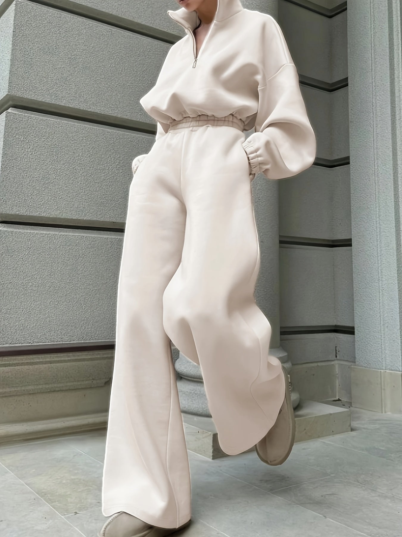 Das Damen-Strick-Loungewear-Set | Pullover mit Reißverschluss am Hals | Weit geschnittene Hosen | Strick aus Polyester | Herbst/Winter kuschelige Passform