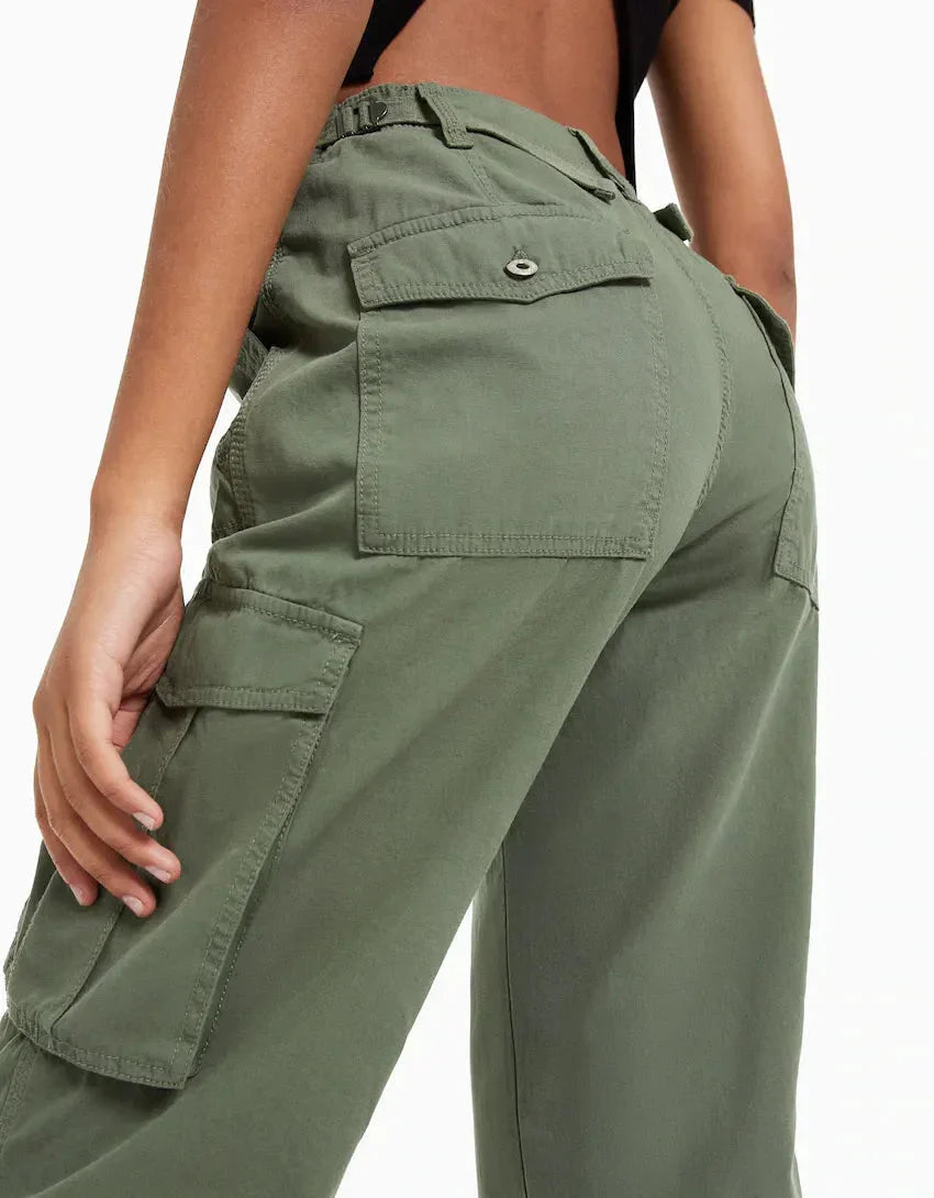 High-Rise Cargo Pants™ — Sculpted Fit, Effortless Style