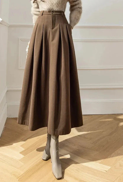Wolle Röcke™ — Sculpted Warmth Meets Timeless Elegance