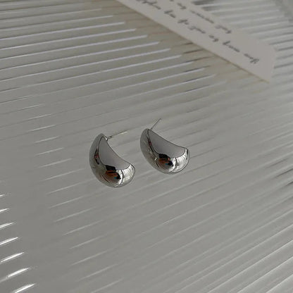 LioraGrace™ — Timeless Shine, Rain or Shine