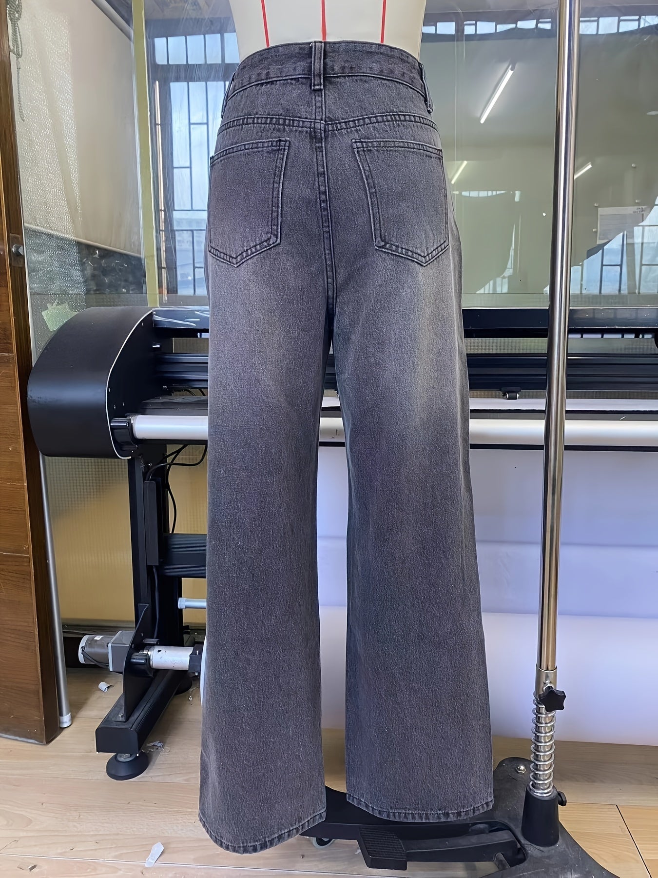 TrendFlex Jeans – High-Waist Wide-Leg Denim with Bold Graphic Prints