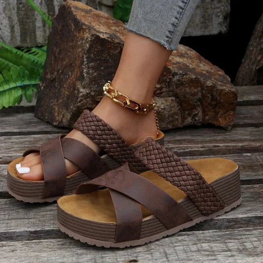 Solira Slip-On™ — Airy Vintage Flair, All-Day Comfort